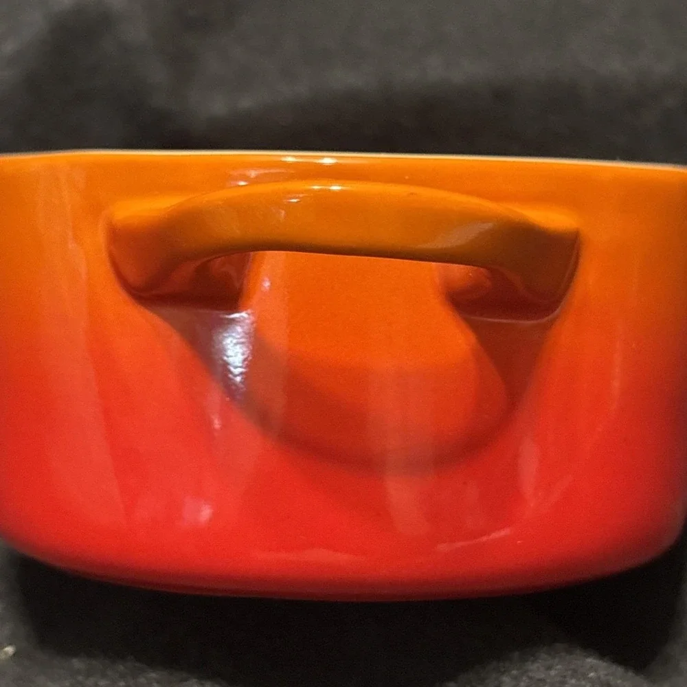 Le Creuset MINI ROUND COCOTTE 8oz Stoneware Volcanic Orange Cookware‎ No 0835